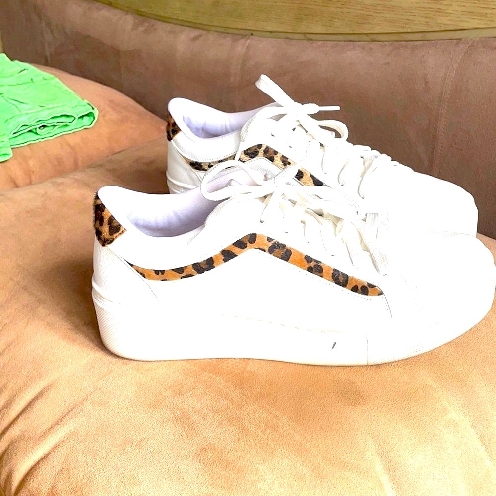 Pink cheetah shoes 38 fits 8